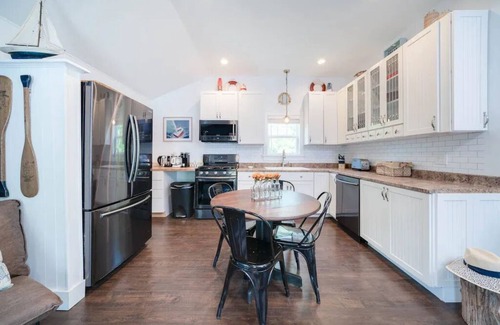 South Haven House | Stones Throw of South Haven