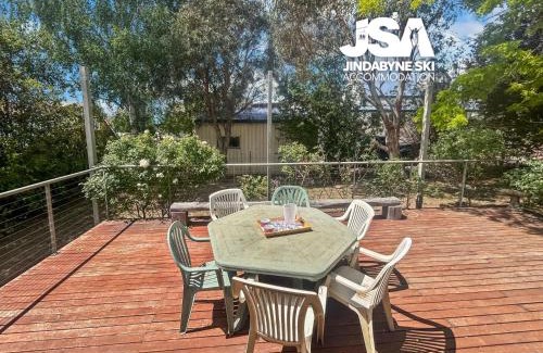 Jindabyne House | Stonewall