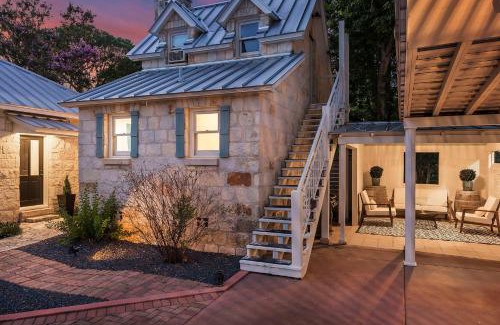 Stonewall House | Stonewall Bungalow 2 - Sleeps 2