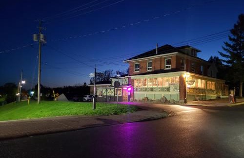 Gananoque Bed & Breakfast | Stonewater Manor B&B