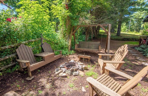 Fleetwood Cabin | Stonewood - Rustic Log Cabin - Between Boone & West Jefferson - New River Access