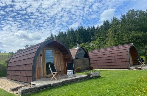 Alexandria Cabin | Stoneymollan over Loch Lomond