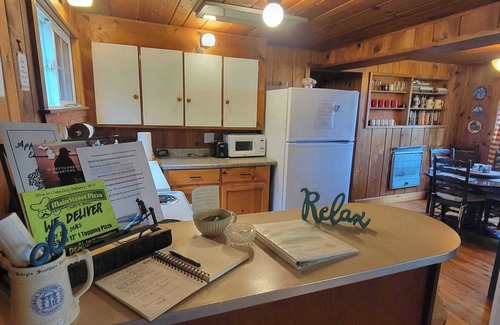 Escanaba Cabin | Stonington Clearview Cottage: Bonfires, Beach Days & Starry Nights – Your Summer Retreat