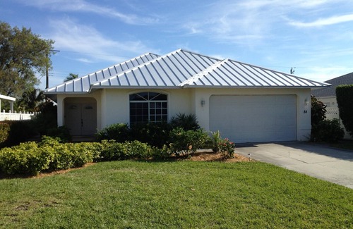 Bonita Springs House | Stop! Look at this Beautiful Pool Home Near Beaches