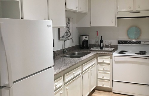 Racquet Club West Condo | Stop looking for the perfect condo, you just found it !