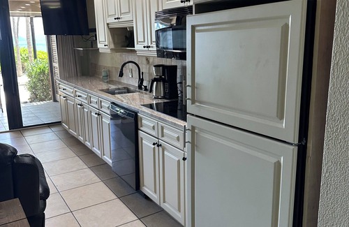 Estate Smith Bay Condo | STOP LOOKING! YOU HAVE FOUND YOUR SPOT IN PARADISE! SEE TOP 10 REASONS !