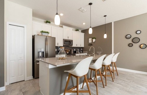 Kissimmee House | Storey Lake - LUXURY 4 bedrooms, 3 bath, private pool - Star Wars & Mickey theme