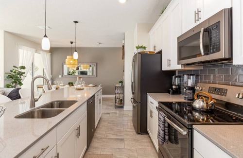 Kissimmee House | Storey Lake - LUXURY 4 bedrooms, 3 bath, private pool - Star Wars & Mickey theme