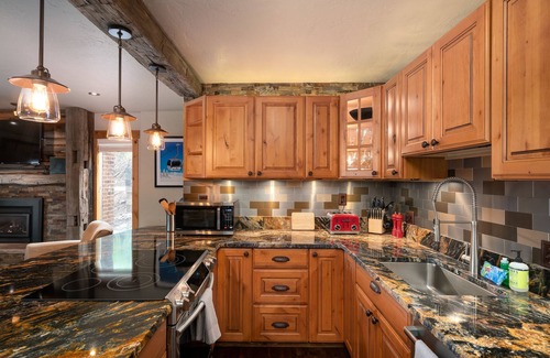 Steamboat Springs Condo | Storm Meadows East – Remodeled 1-Bdrm | Ski-In/Ski-Out!