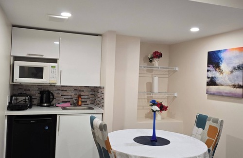 Fort Gary House | Stormwater Haven: Peaceful, Stylish and comfortable space in South Winnipeg.