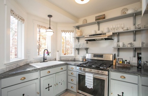 Franklin Cottage | Storybook Cottage in Leipers Fork, TN