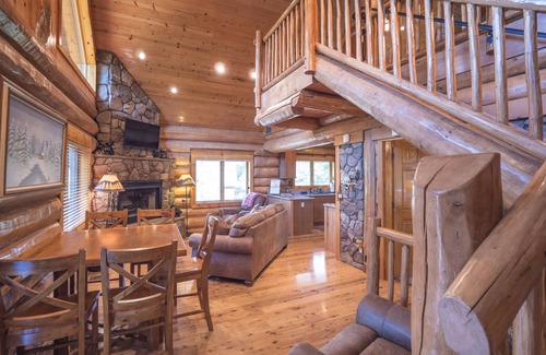 Summerhaven Cabin | Storybook Mt Lemmon Log Cabin
