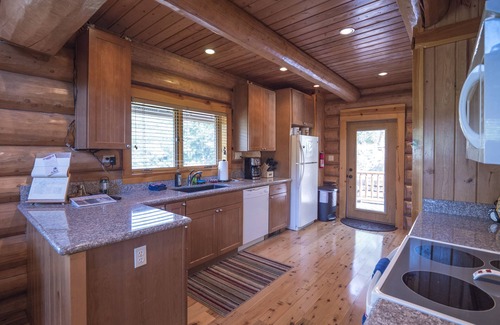 Summerhaven Cabin | Storybook Mt Lemmon Log Cabin