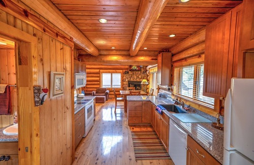 Summerhaven Cabin | Storybook Mt Lemmon Log Cabin