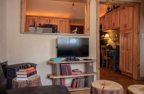 Estes Park Cabin | Storybook Redemption Cabin near Downtown & RMNP