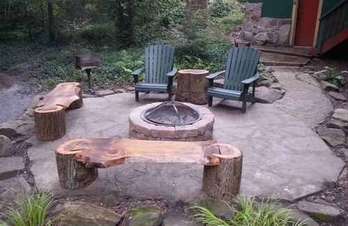 Jefferson Township Cabin | Storybook Waterfront Cottage; Close to Hidden Valley/Seven Springs