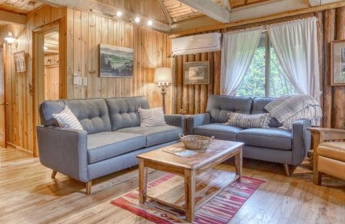 Mount Hood Village House | Storybrooks Cabin - Meredith Lodging