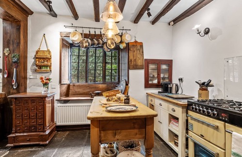 Whichford Cottage | Stourton Manor - pet friendly with tennis court