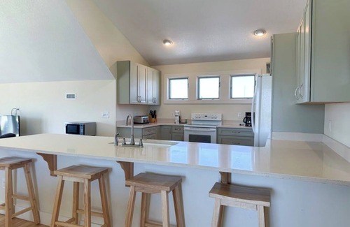 Hatteras Condo | Stowe Quarters of Hatteras - Pet Friendly with Pool Access!