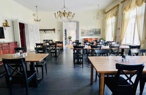 Ruotsinpyhtaa Hotel | Strömfors Bed & Bistro Oy
