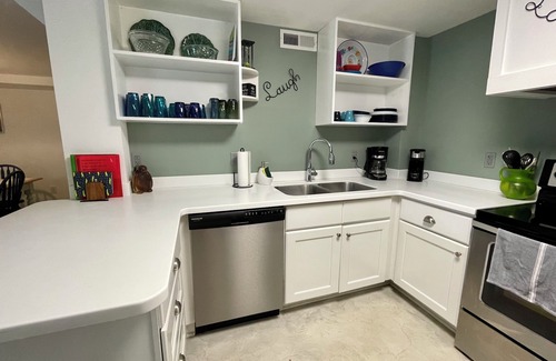 Emerald Isle Apartment | Straight On To Morning/Handicap Accessible Apartment