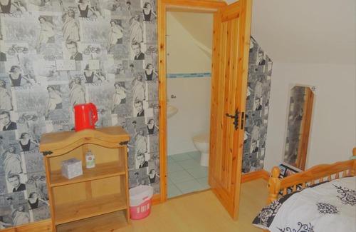 Ballymacarthur Bed & Breakfast | Strand View House B&B