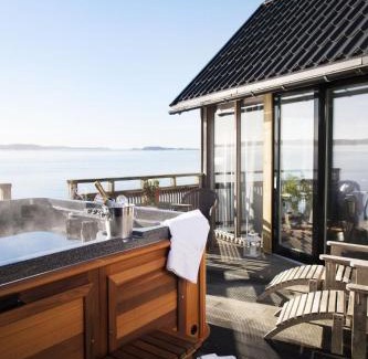 Lysekil Hotel | Strandflickornas Husen invid Havet