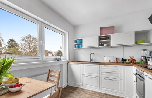 Steinbergkirche Apartment | Strandhafer - 1st floor, balcony, barbecue, washing machine, bathtub, shower, guest WC