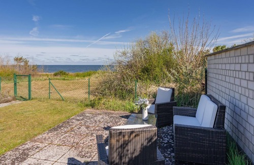 Zempin Apartment | Strandhaus Möwe - Holiday apartment on the dune with sea view
