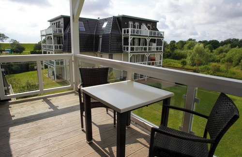 Wremen Apartment | Strandnahe Ferienwohnung mit Sauna & Schönem, Überdachten Balkon mit Deichblick