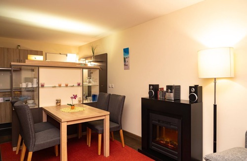 Wremen Apartment | Strandnahe, Hübsche Wohnung mit Sauna und Balkon mit Blick zum Nordseedeich