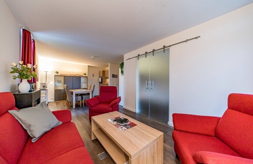 Wremen Apartment | Strandnahe, Schöne Wohnung mit Sauna, Terrasse mit Strandkorb und Landblick