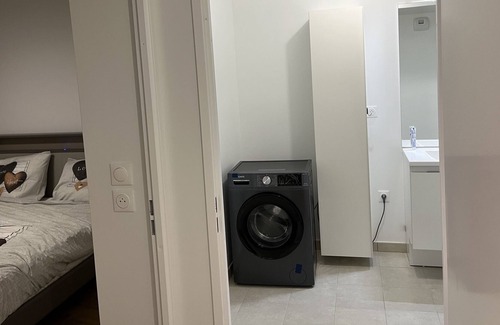 Rosny-sous-Bois Apartment | strange house