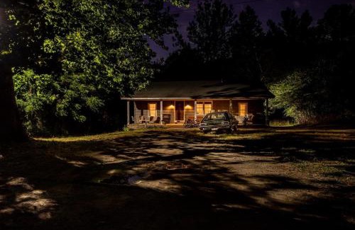Fayetteville House | Stranger Things - Byers Home - 15 Min to ATL