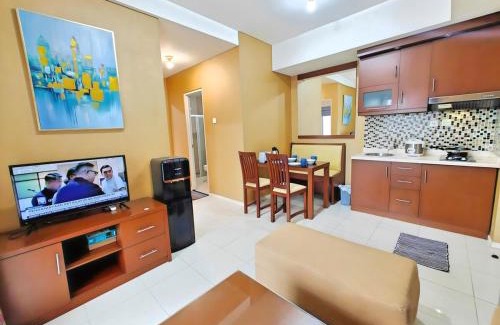 Jakarta Apartment | Strategic 2BR Thamrin Apt with Pool & Gym by 2ndHome