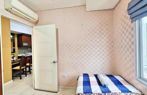 Jakarta Apartment | Strategic 2BR Thamrin Apt with Pool & Gym by 2ndHome