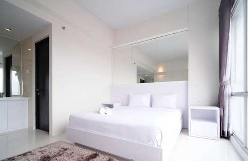 Darmo Apartment | Strategic And Comfy Studio (No Kitchen) At Grand Darmo Suite Apartment
