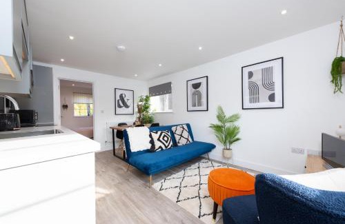 Shottery Apartment | Stratford-Upon-Avon Luxury Snug with Free Parking