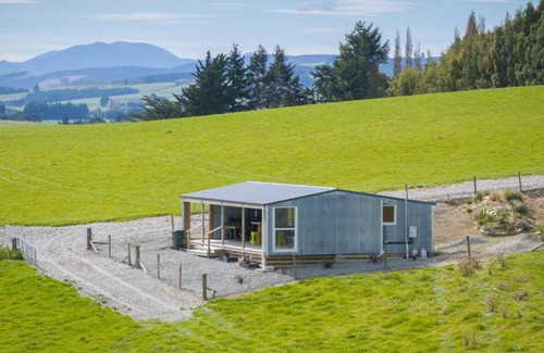 Winton House | Strathvale River Cottage - Winton Holiday Home