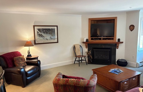 Stratton Mountain Condo | Stratton Slopeside Condo at The Landmark! 400 FEET TO LIFT!