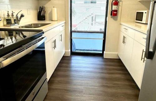 East Fort Lauderdale Apartment | Stravinsky #206