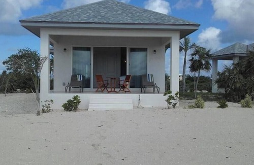 New Bight House | Strawberry Bungalow On Fountain Bay