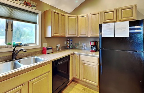 Thayerville Cabin | Strawberry Fields