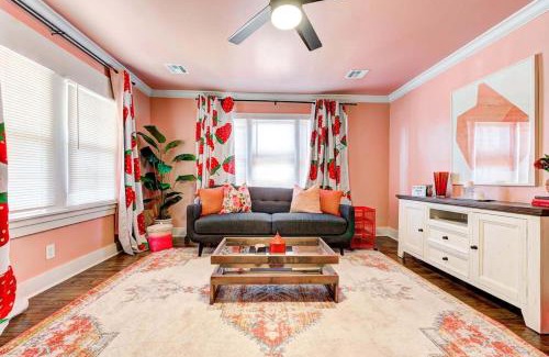 Central Oklahoma City Apartment | Strawberry Lodge - City card 4 local business