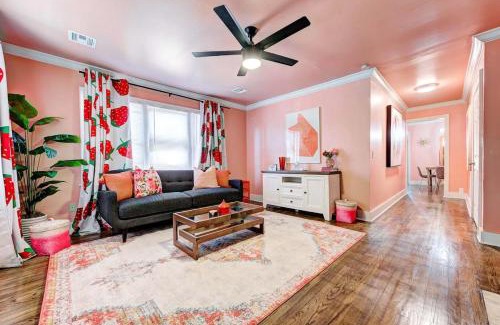 Central Oklahoma City Apartment | Strawberry Lodge - City card 4 local business