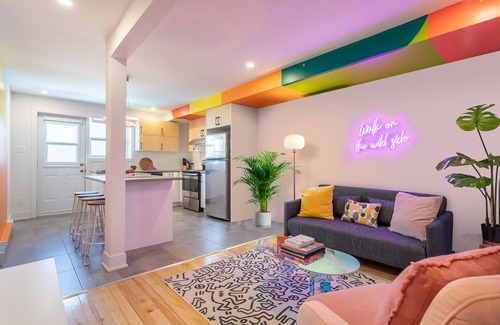 Francois-Perrault Apartment | Strawberry Stays! Secret to sweet dreams!