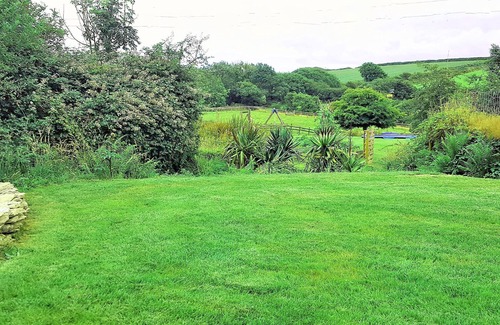 Hele House | Strawfields. Stunning cottage in amazing location close to the sea + Games Barn.