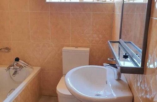 Lilongwe Bed & Breakfast | Stream Box Lodge
