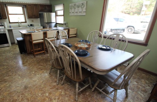 Farmington Cabin | Streamside Family Friendly Accommodations minutes from Ohiopyle!