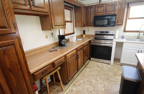 Farmington Cabin | Streamside Family Friendly Accommodations minutes from Ohiopyle!